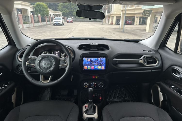 Used Jeep Renegade 2016 1.4T Automatic Jingneng Edition Interior 3