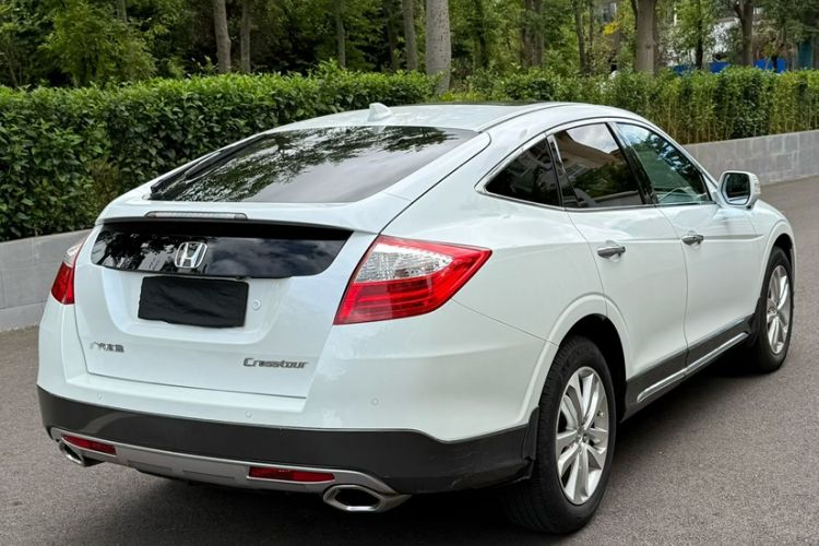 Used Honda Crosstour 2014 2.4L Luxury Edition