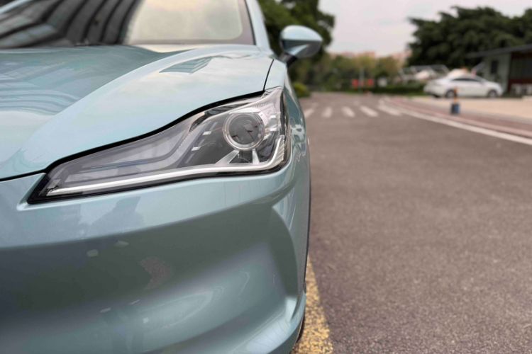 Used NETA V 2022 Long-Range Industry Custom Edition Exterior 2