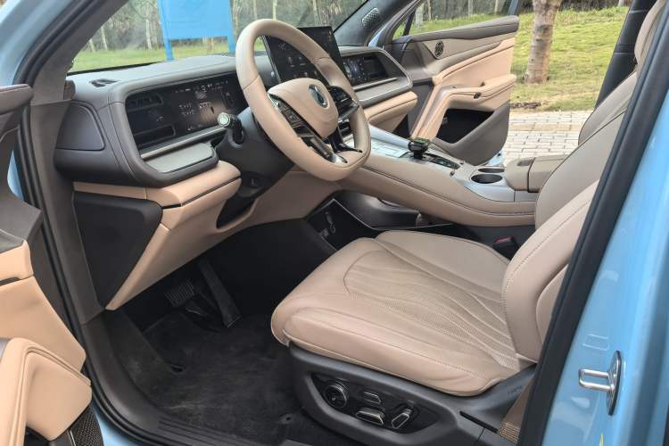 Used Denza N7 2025 630 All-Wheel Drive Intelligent Driving Dual-Laser Flagship Edition
