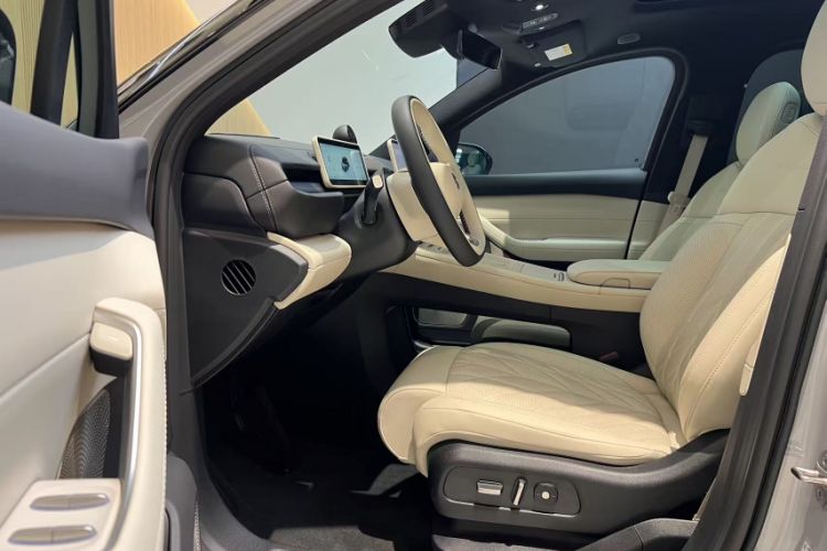 Used Nio ES6 2025 75 kWh
