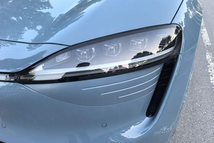 Used Hima Luxeed R7 2024 All-Electric 667 km Max