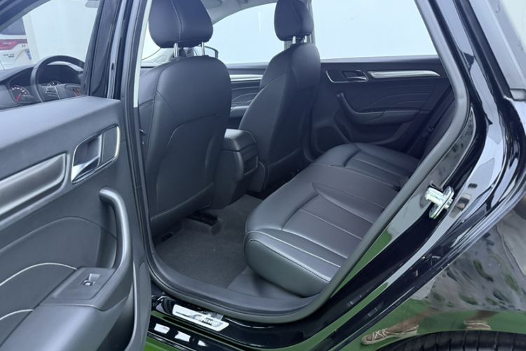 Used Roewe i6 2017 20T Manual Luxury Edition