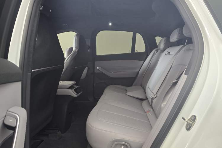 Used Nio EC6 2024 75 kWh Interior 3