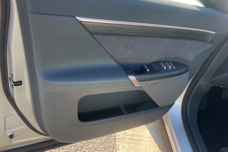 Used Dongfeng eπ eπ008 2024 210Max Range-Extended Version 6 Seats
