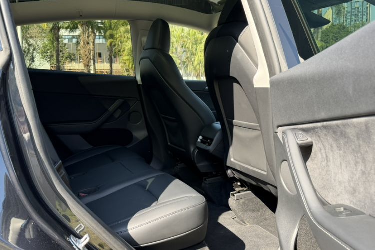 Used Tesla Model Y 2024 Rear-Wheel-Drive Version
