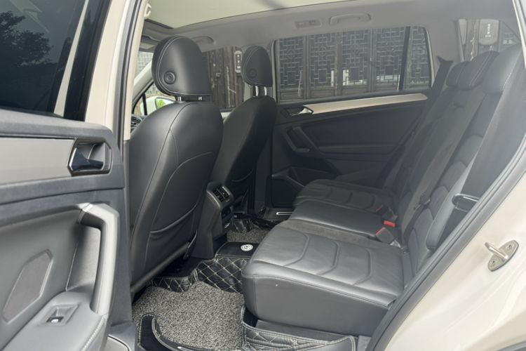 Used Volkswagen Tiguan L 2019 Updated Version 330TSI Automatic Two-Wheel Drive Panoramic Comfort Edition China VI Standard Interior 7