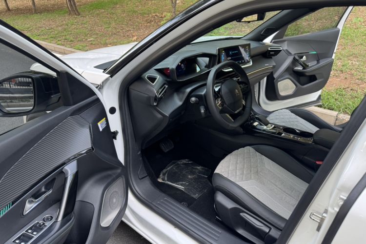 Used Peugeot e2008 2020 3D ZhenShang Edition