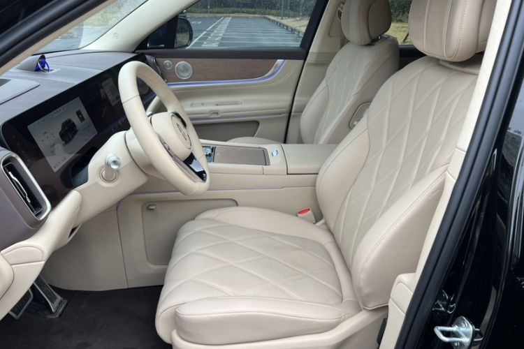 Used Hima AITO M9 2025 Extended-Range Ultra Version 52 kWh 6-Seater
