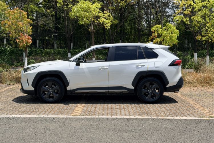 Used Toyota RAV4 2022 2.0L CVT 4x4 Fashion Edition Exterior 1