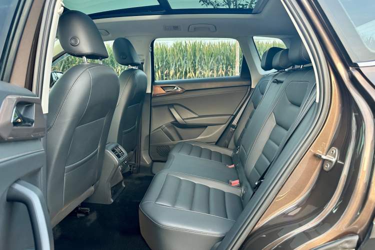 Used Volkswagen Tharu 2019 280TSI Two-Wheel Drive Luxury Version China VI Standard