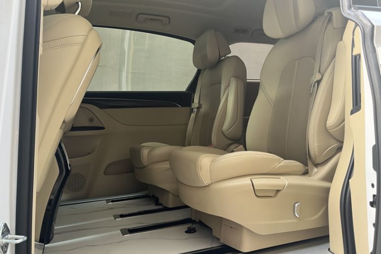 Used Buick GL8 2023 ES Lu Zun Deluxe Model
