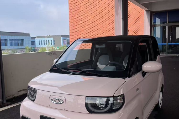 Used Chery New Energy QQ Ice Cream 2022 120km Conical Shape Lithium Iron Phosphate