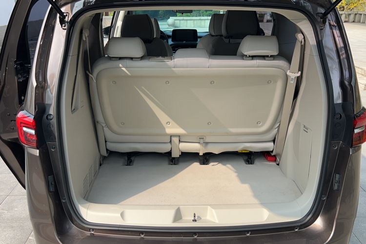 Used Buick GL8 2023 Land Executive Class Comfort Model