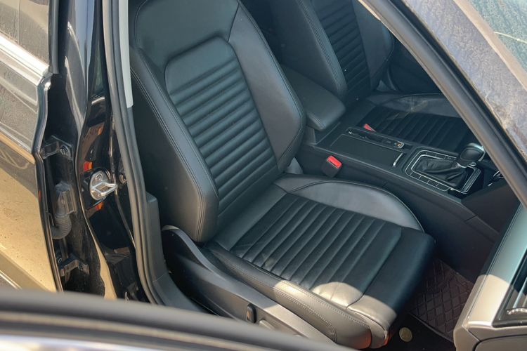 Used Volkswagen Magotan 2018 330TSI DSG Advanced Model Right Front Seat