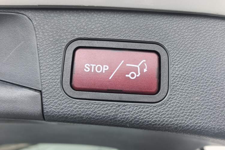 Used Mercedes-Benz C-Class 2015 C 200 station wagon