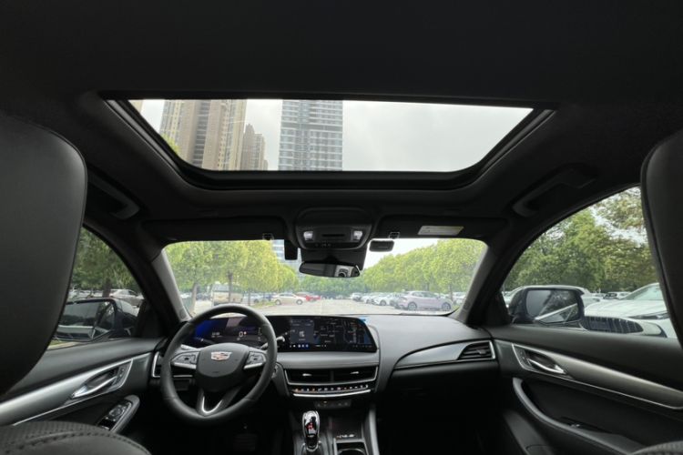 Used Cadillac CT5 2024 28T Luxury Pro Trim Interior 4