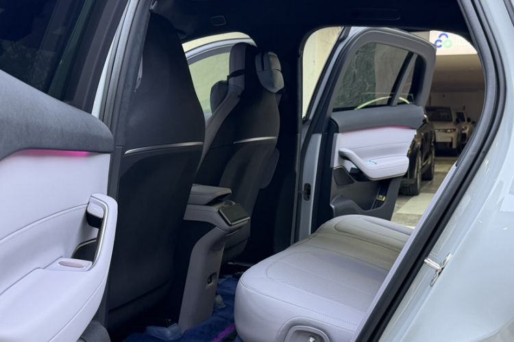 Used Nio EC6 2023 75 kWh Interior 10