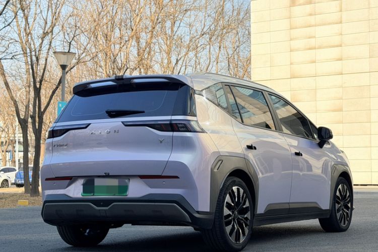 Used AION Y 2022 70 Tech Edition Lithium Iron Phosphate
