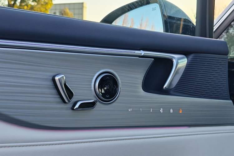 Used Buick GL8 New Energy 2026 Model Lu Zun Luxury Edition
