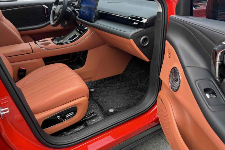 Used AION V 2024 Aion Tyrannosaurus 650 LiDAR Edition
