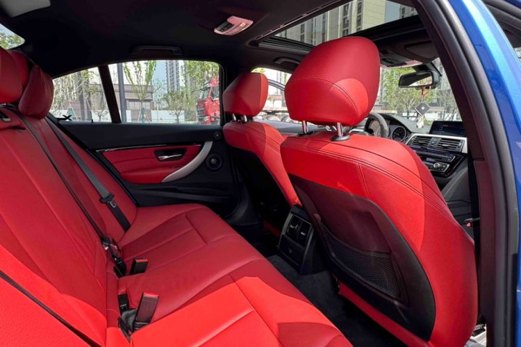 Used BMW 3 Series 2017 330i M Sport Edition Interior 1