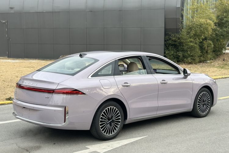 Used Roewe M7 DMH 2025 Model 160km Premium Version
