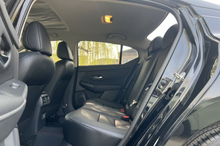 Used Nissan Sylphy 2023 1.6L CVT Black Gold Edition Interior 3