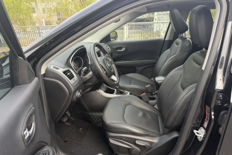 Used Jeep Compass 2017 200T Automatic Family Edition
