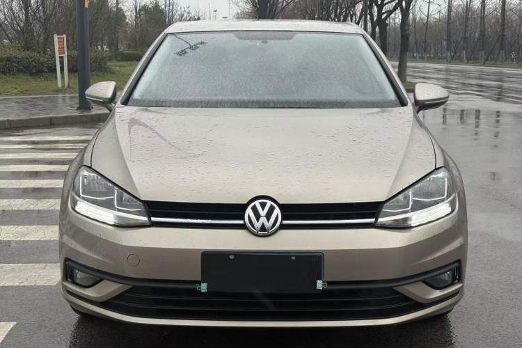 Used Volkswagen Golf 2018 1.6L Automatic Fashion Model Exterior 1