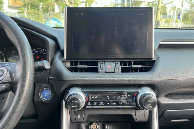 Used Toyota Wildlander 2020 Dual-Engine 2.5L E-CVT Two-Wheel Drive Luxury Edition Audio And AC Panel