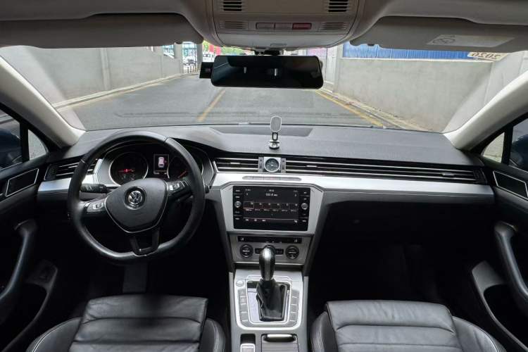 Used Volkswagen Variant 2018 380TSI Two-Wheel Drive Comfort Edition