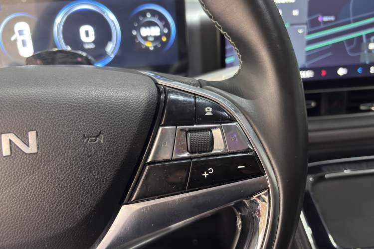 Used AION V 2023 Plus 70 Smart Tech Edition Lithium Iron Phosphate
