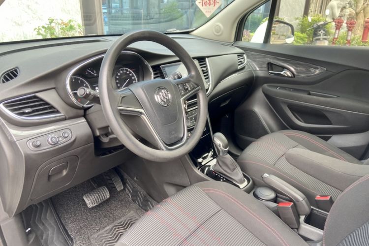 Used Buick Encore 2018 18T Automatic Two-Wheel Drive Urban Leading Model Interior 2