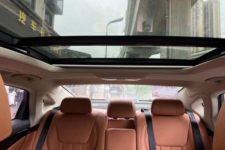 Used Geely Auto Emgrand GT 2015 1.8T Premium Model
