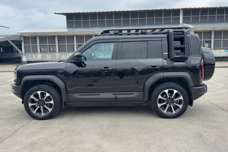 Used Formula Leopard Leopard 5 2023 Navigator Edition