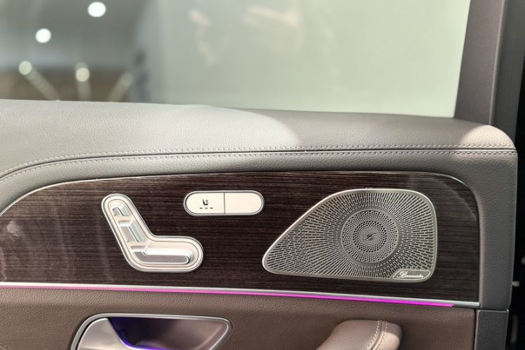 Used Mercedes-Benz GLS 2022 Second Facelift GLS 450 4MATIC Stylish Version Interior 4