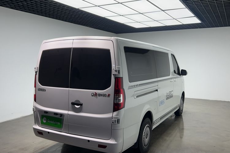 Used CHANGAN KAICHENG Ruixing EM80 2025 Passenger Version Comfort Edition 6-Seater 300 km Dual-Swing Doors Exterior 3