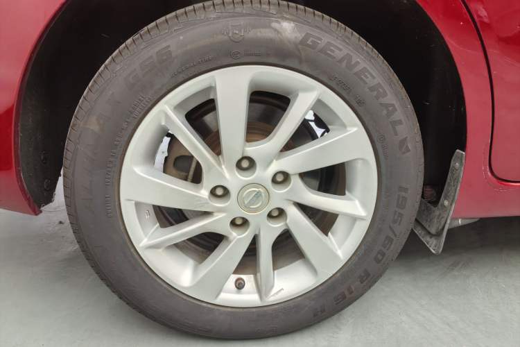 Used Nissan Tiida 2016 1.6L CVT Cool Dynamic Edition Exterior 5