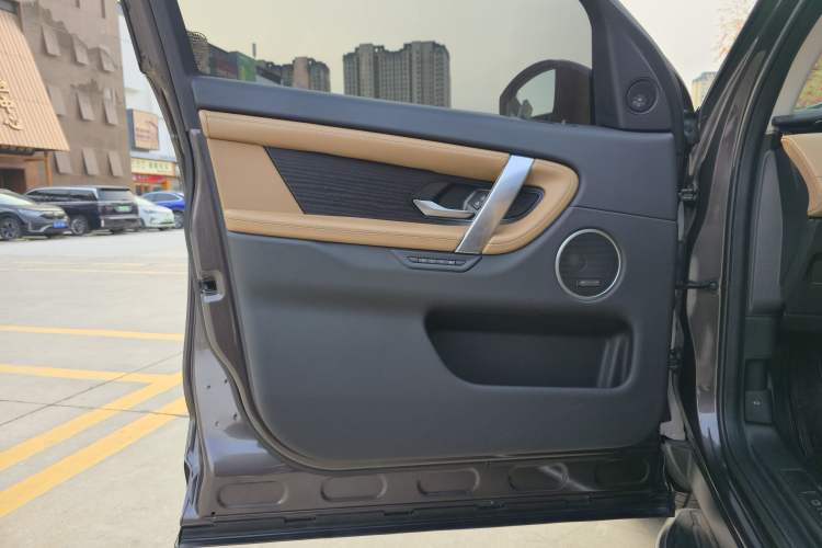 Used Land Rover Discovery Sport 2024 Luxury Custom Edition
