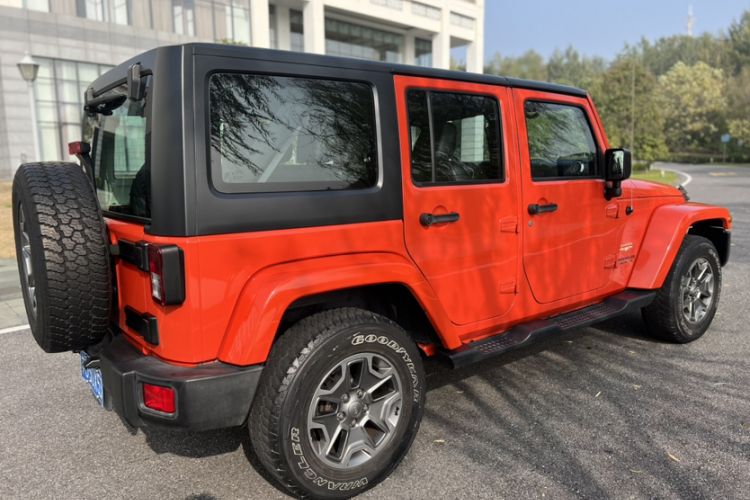 Used Jeep Wrangler 2015 3.0L Sahara Four-Door Edition

