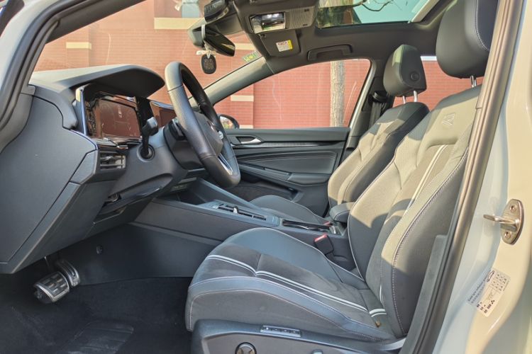 Used Volkswagen Golf 2021 280TSI DSG R-Line Interior 5