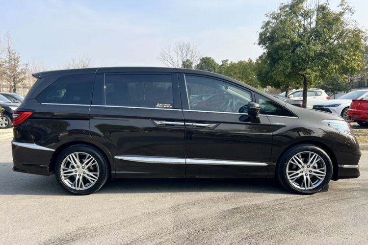 Used Honda Elysion 2019 2.0L Hybrid Luxury Edition

