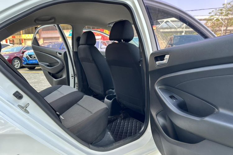 Used Hyundai Verna (older generation) 2017 1.4L Manual Huancai Edition China V Standard Interior 7