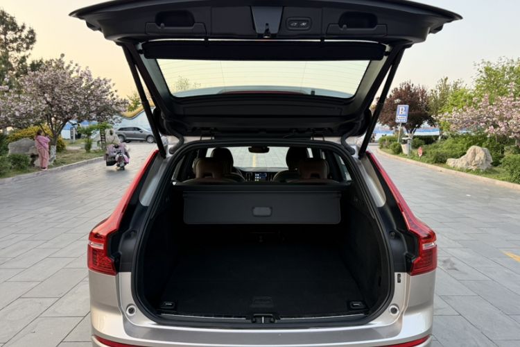 Used Volvo XC60 New Energy 2023 T8 Plug-in Hybrid Long-Range All-Wheel Drive Smart Luxury Edition Exterior 8