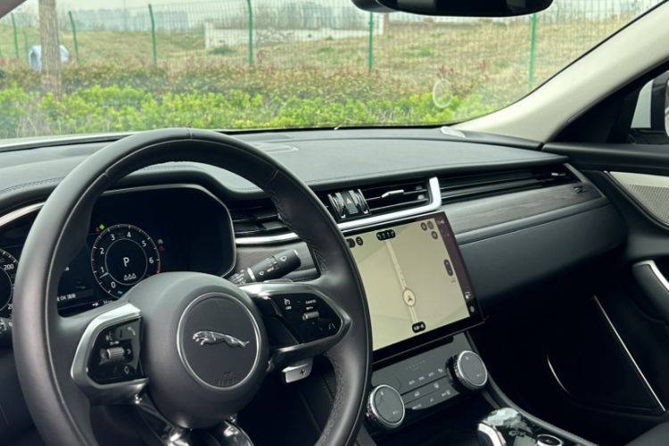 Used Jaguar XFL 2023 XFL 2.0T P200 Two-Wheel-Drive Elite Luxury Edition Interior 2