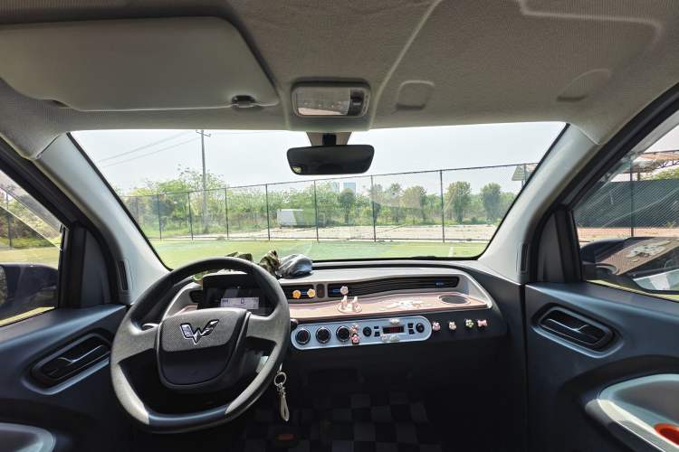 Used Wuling Hongguang MINIEV 2022 Easy Version Lithium Iron Phosphate Interior 4