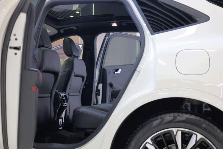 Used Ford Escape 2020 EcoBoost 245 Four-Wheel Drive ST-LINE Deluxe Edition
