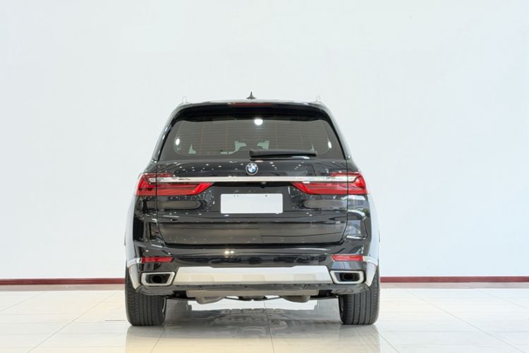 Used BMW X7 2021 xDrive40i Luxury Package with Premium Features

