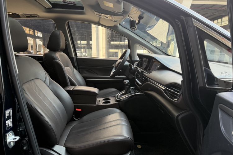 Used GAC Trumpchi M6 2019 270T Automatic Luxury Edition (6-seater) - China V Standard Interior 2